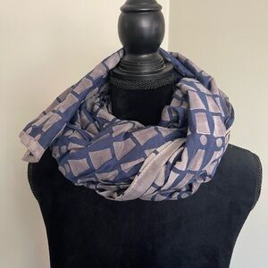 Geometric Patterned Scarf - Blue and Gray